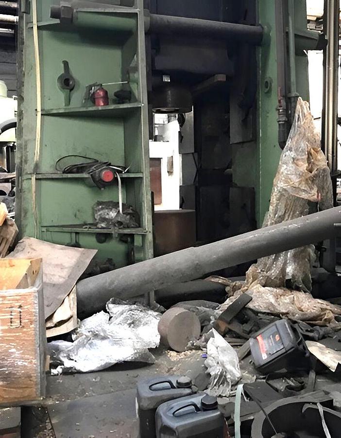 Used 16 tons Hammer Counterblow Beche DGH16