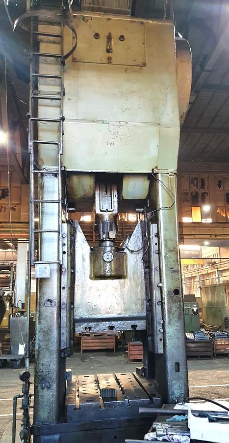 Used 400 tons Press Trimming WMW Erfurt, Germany PKZ400