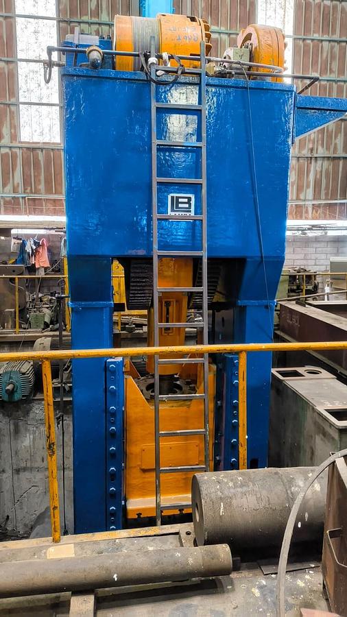 Used 800 tons Trimming Press WMW Erfurt PKZE800