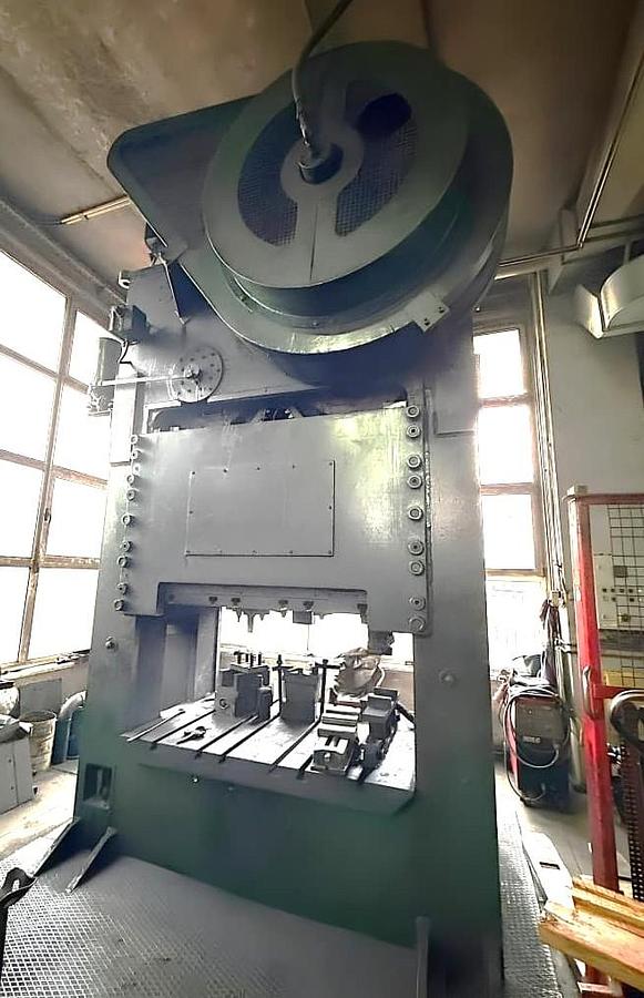 Used 630 tons Press Trimming Ravne KES630