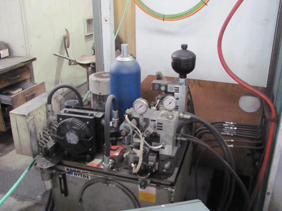 Used Lathe Vertical Turning CNC Tos SKQ12