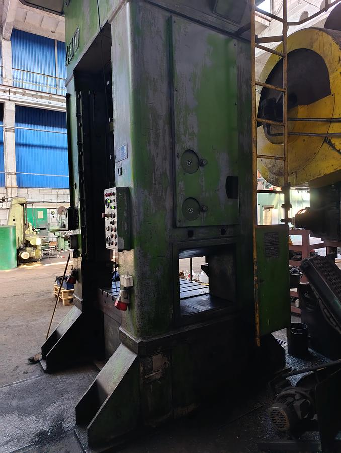 Used 400 tons Press Trimming TMP Voronezh Russia KA2536