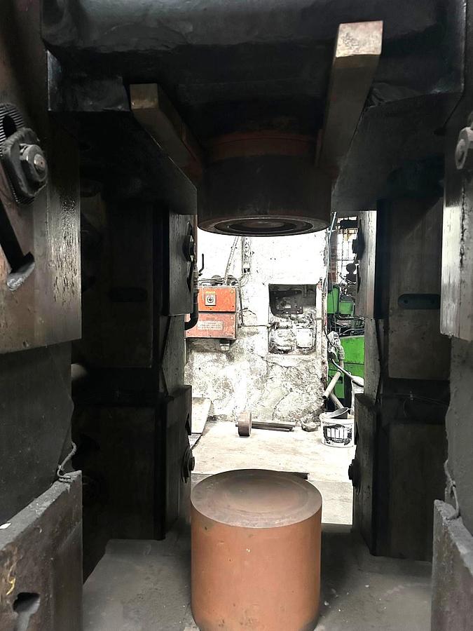 Used 40 tons Hammer Counterblow Beche DCH40