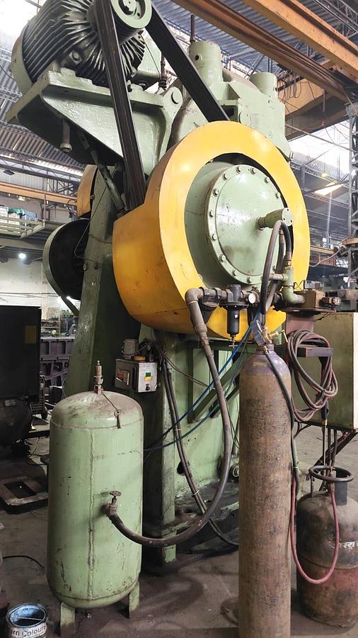Used 700 tons Press Hot Forging National Maxipress