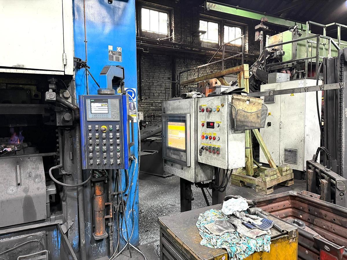 Used 2500 tons Hot Forging Line Smeral
