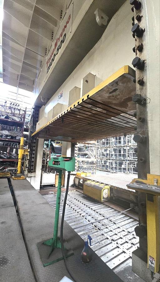 Used 2500 tons Press Sheet Stamping Hydraulic TongMyung TDP-2500-TM1