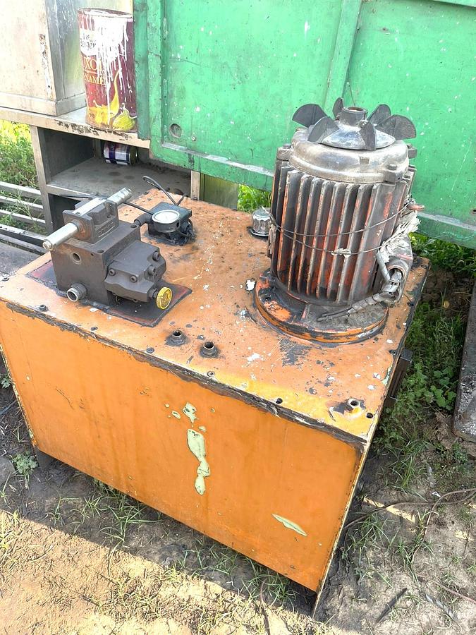 Used 800 tons Press Friction Screw Ficep PVM280