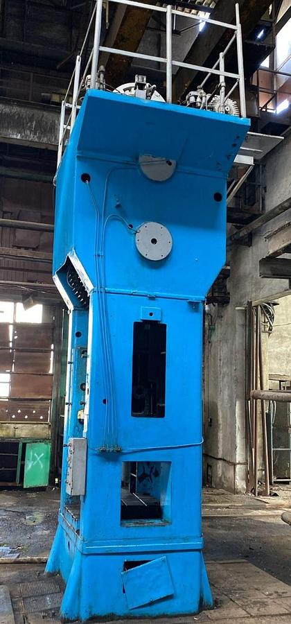 Used 400 tons Press Trimming WMW Erfurt, Germany PKZ400