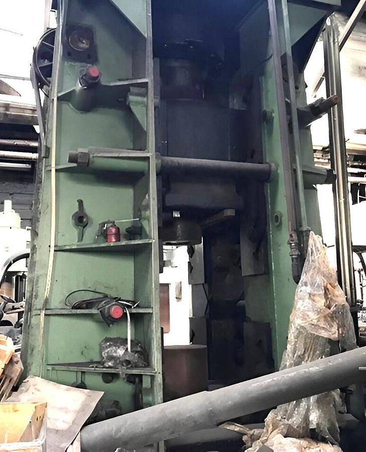 Used 16 tons Hammer Counterblow Beche DGH16
