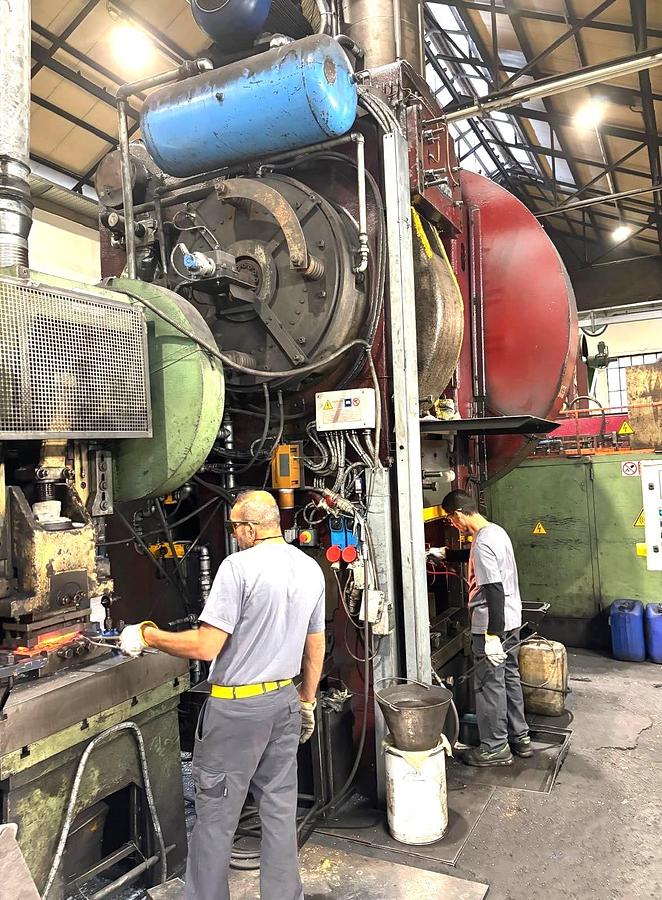 Used 1000 tons Press Hot Forging Eumuco