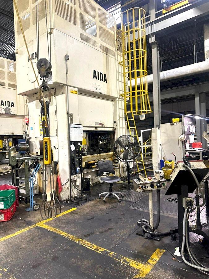 Used 300 tons Press Sheet Stamping Mechanical Aida ULX3000