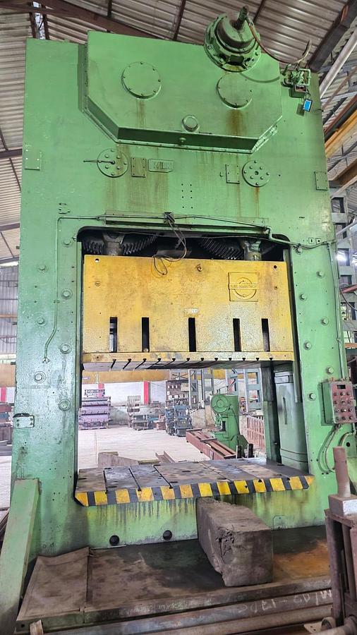 Used 400 tons Press Trimming Wilkins & Mitchell