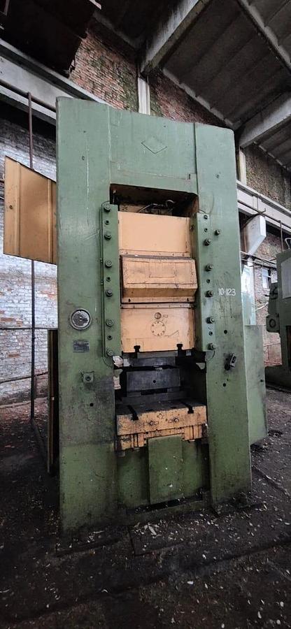 Used 1000 tons Press Knuckle Joint Coining Barnaul, Russia K8340