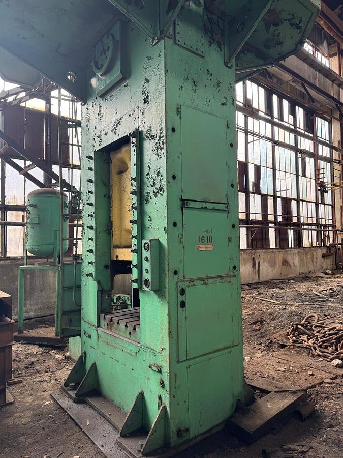 Used 250 tons Press Trimming TMP Voronezh Russia KA2534