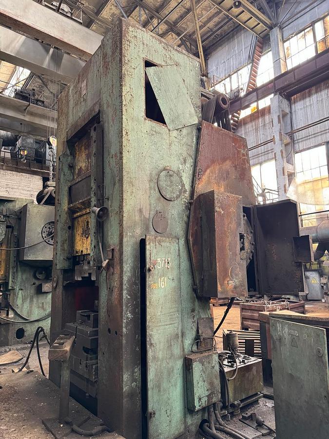 Used 2000 tons Press Knuckle Joint Coining Smeral LL2000