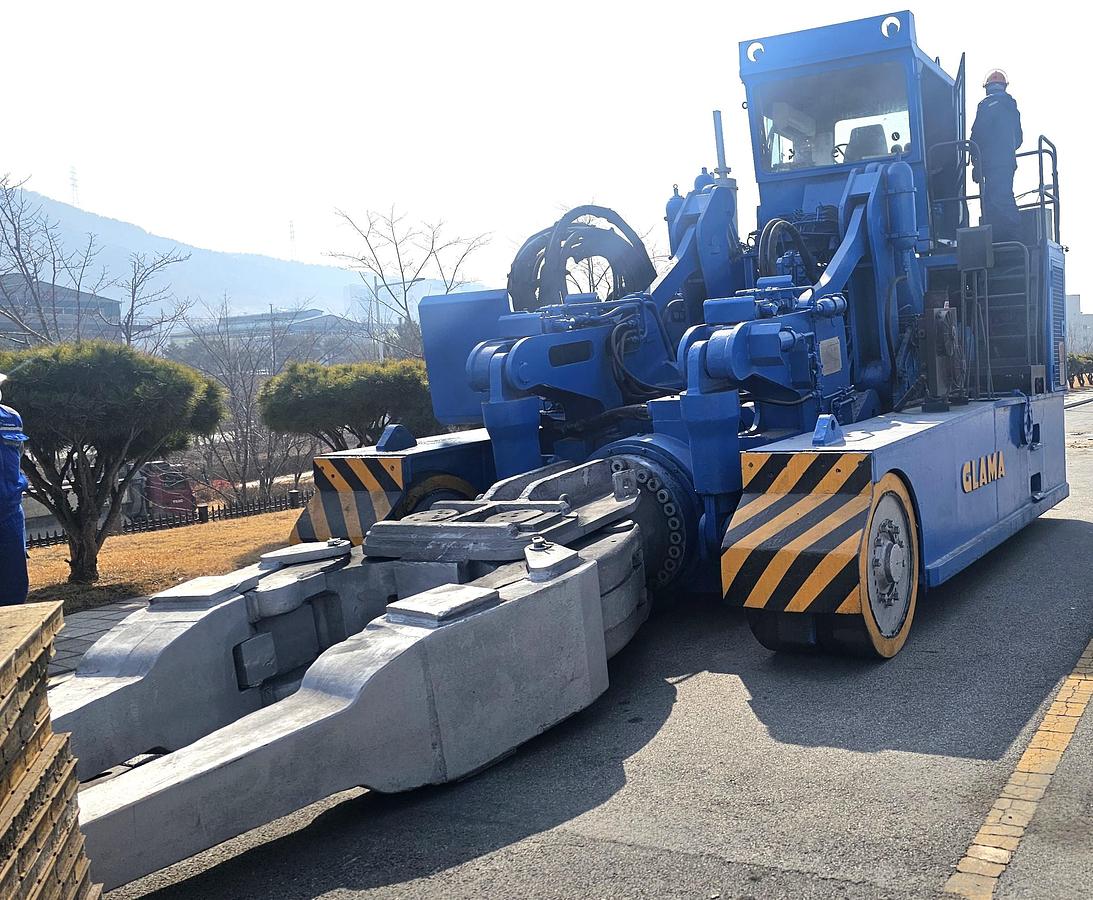 Used 20 tons Manipulator Glama