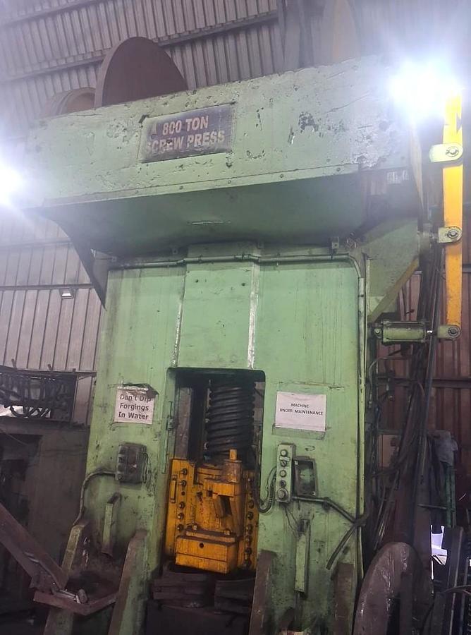 Used 800 tons Press Friction Screw Guillem
