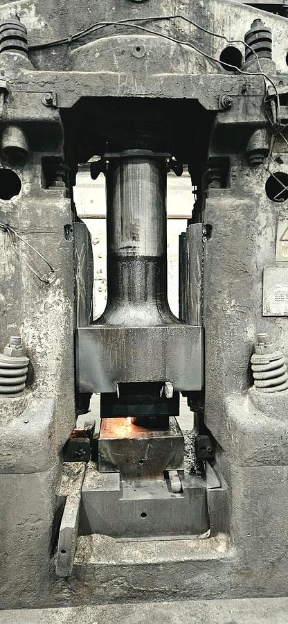 Used 3.5 tons Hammer Forging Pneumatic Huta MPM3000