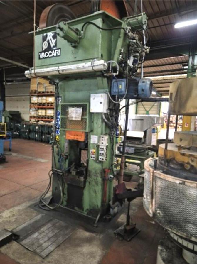 Used 330 tons Press Friction Screw Vaccari 8PS