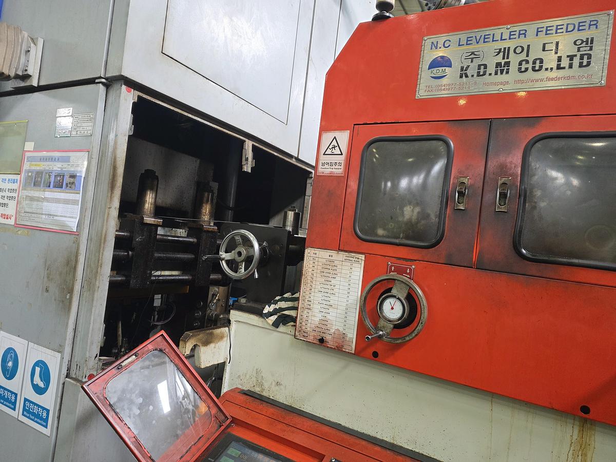 700 tons Press Fineblanking Mechanical Schuler