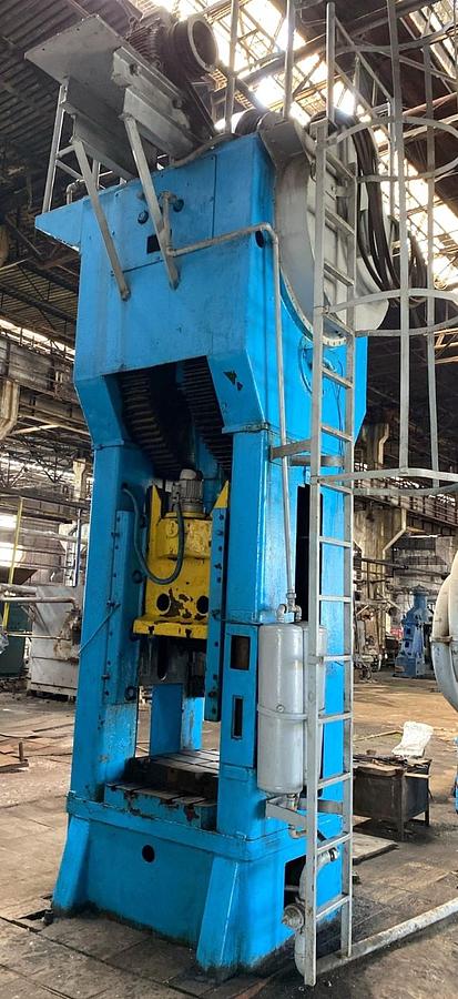 Used 400 tons Press Trimming WMW Erfurt, Germany PKZ400