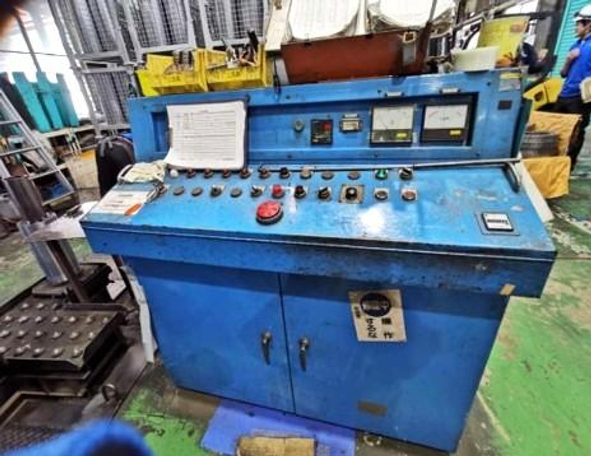 Used 300 tons Press Sheet Stamping Mechanical Aida PDA300H