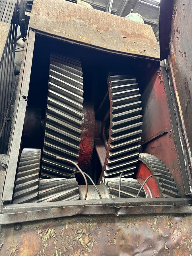 Used 2000 tons Press Knuckle Joint Coining Smeral LL2000