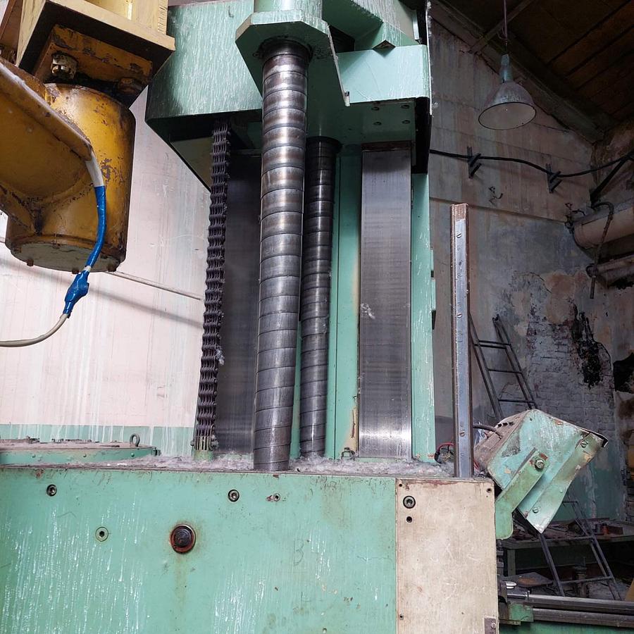 Used Borer Horizontal Table Type Tos W100