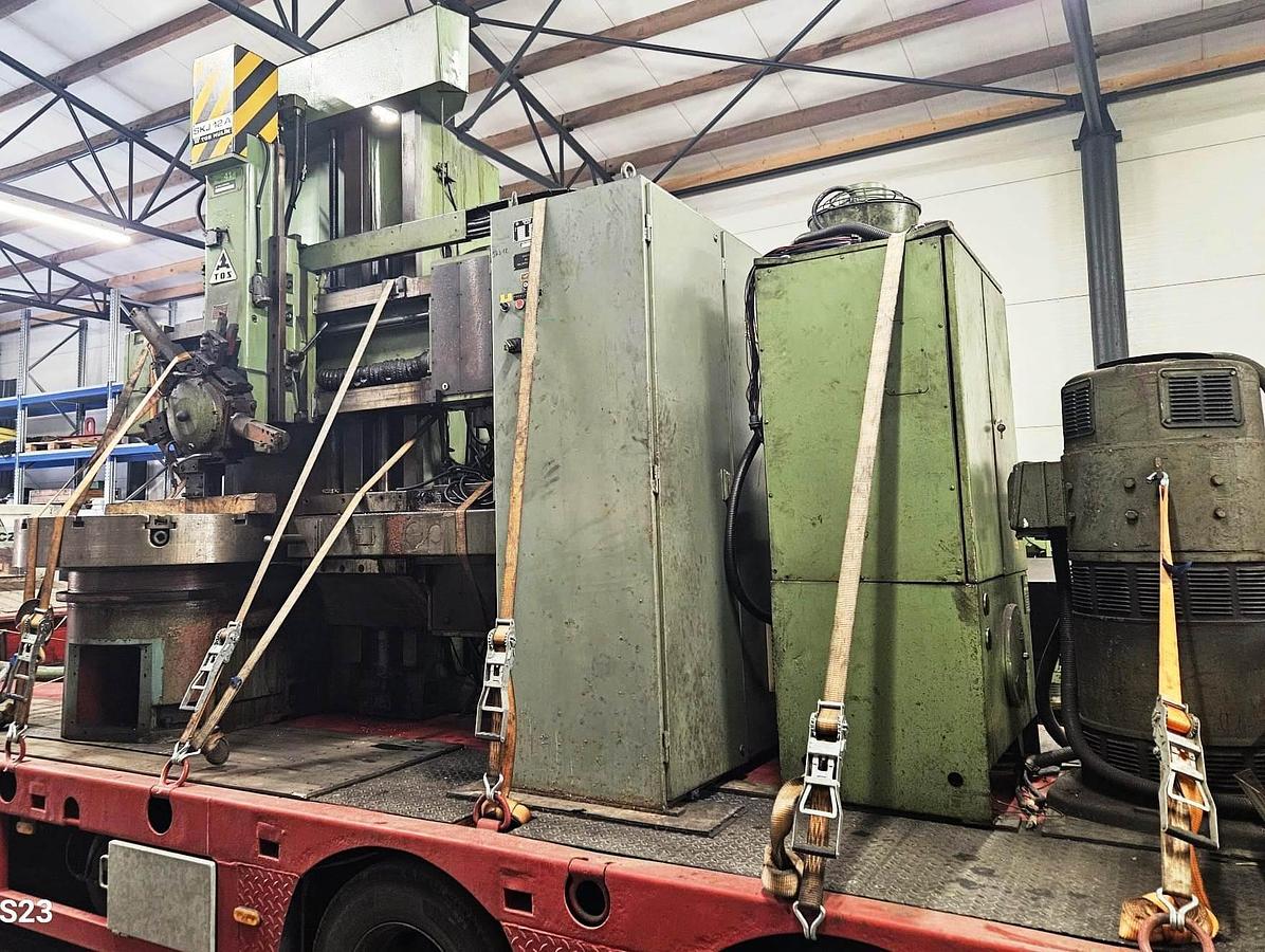 Used Lathe Vertical Turning Tos SKJ12A