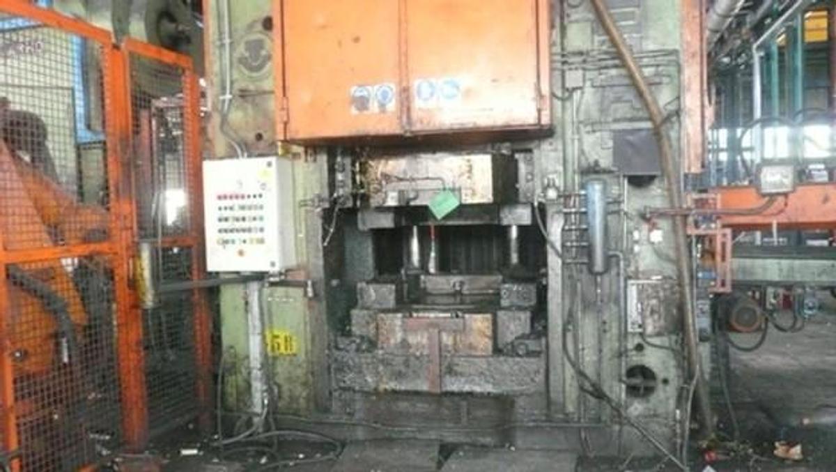 Used 2500 tons Press Hot Forging Smeral LZK2500