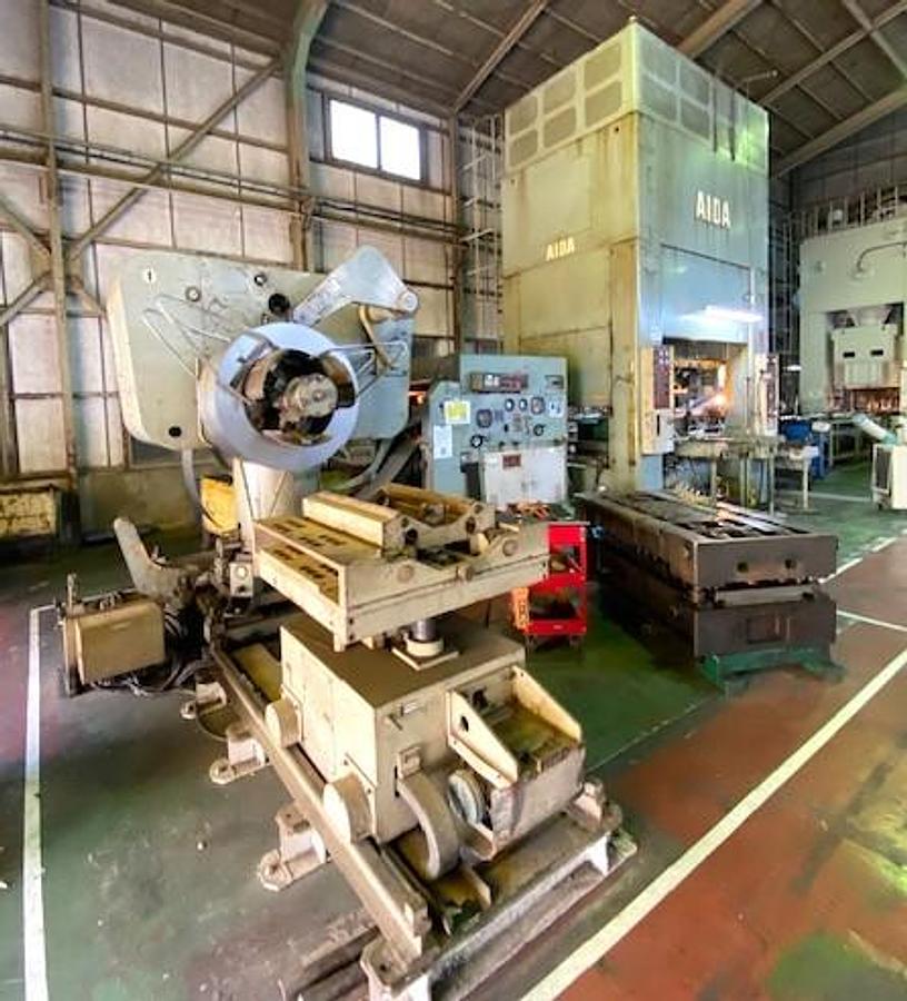 Used 300 tons Press Sheet Stamping Mechanical Aida SMX-L2-300(2)