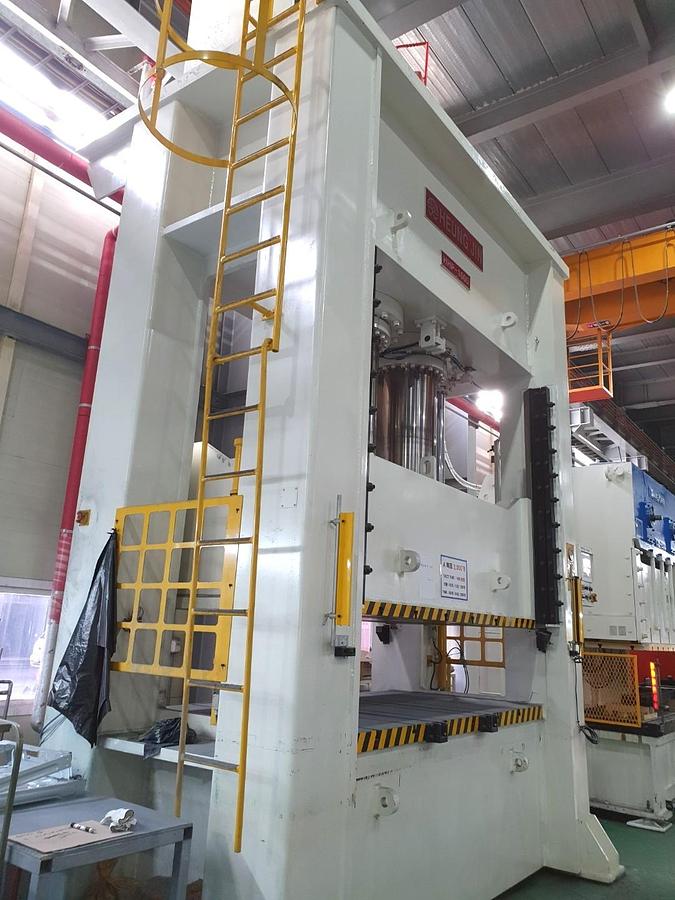 Used 1000 tons Press Sheet Stamping Hydraulic HeungJin HHP1000