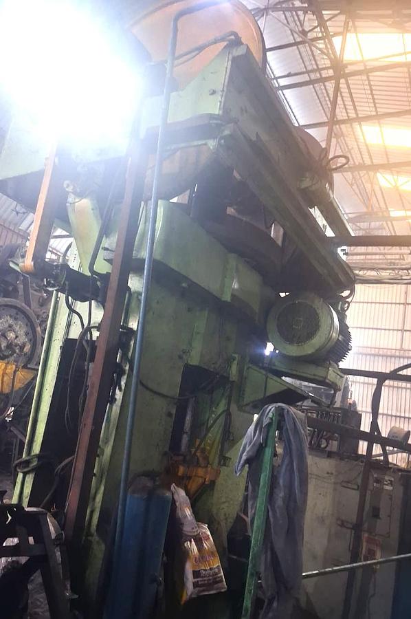 Used 800 tons Press Friction Screw Guillem