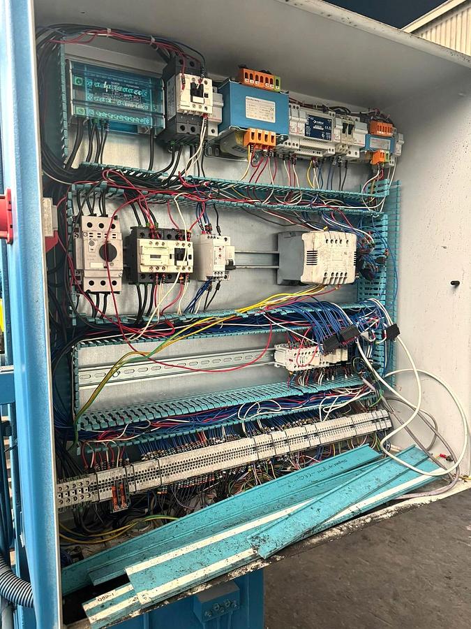 Used 100 tons Press Trimming Wilkins & Mitchell