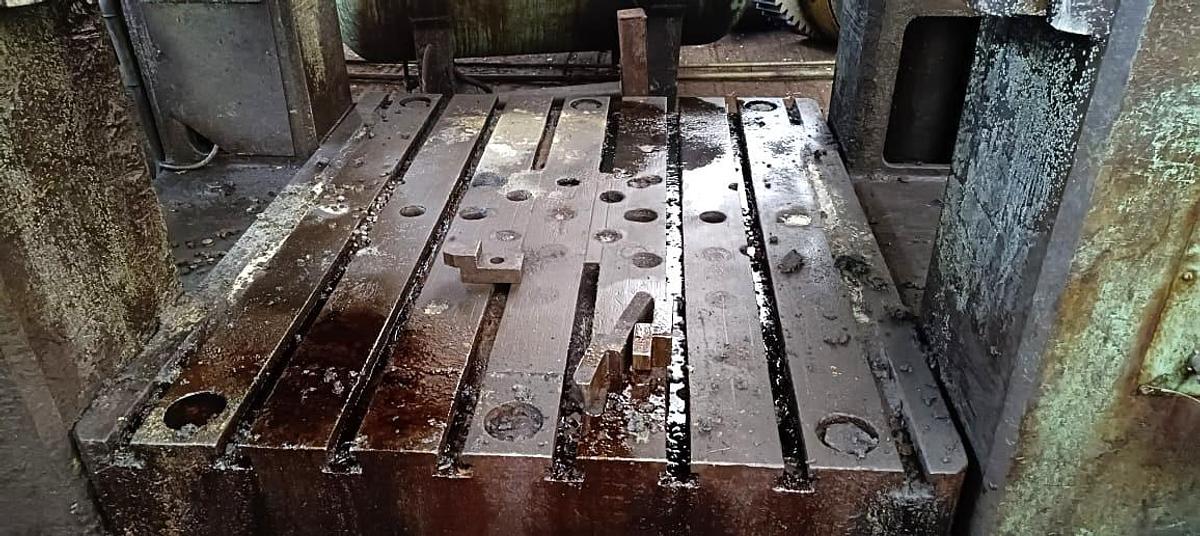 Used 1250 tons Press Trimming WMW Erfurt PKZe1250