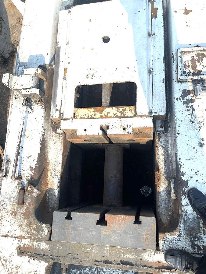 Used 1200 tons Press Friction Screw Dellavia