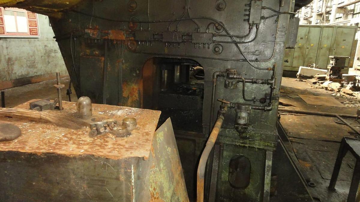 Used 1600 tons Press Hot Forging K8542