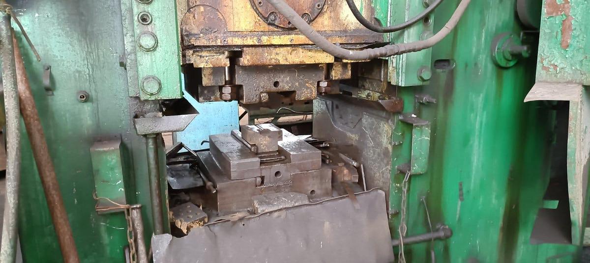 Used 1000 tons Press Knuckle Joint Coining Barnaul KB8340