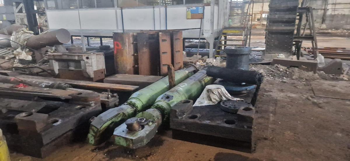 Used 1600 tons Press Forging Open Die Hydraulic Zdas