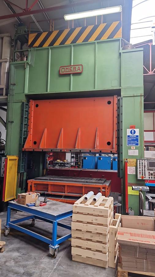 Used 800 tons Press Sheet Stamping Hydraulic Omera