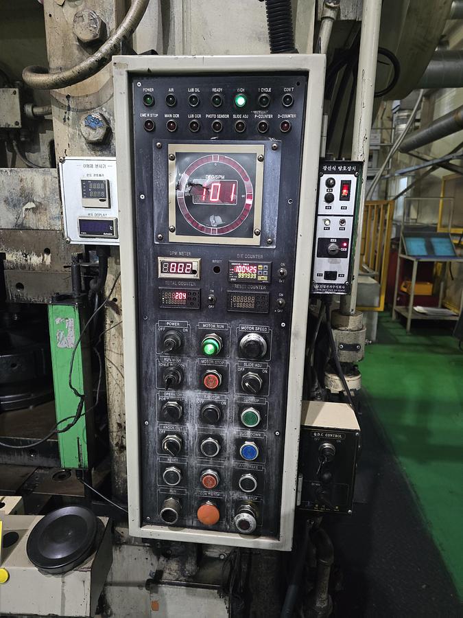 Used 1000 tons Press Cold Forging Minster 90-1000