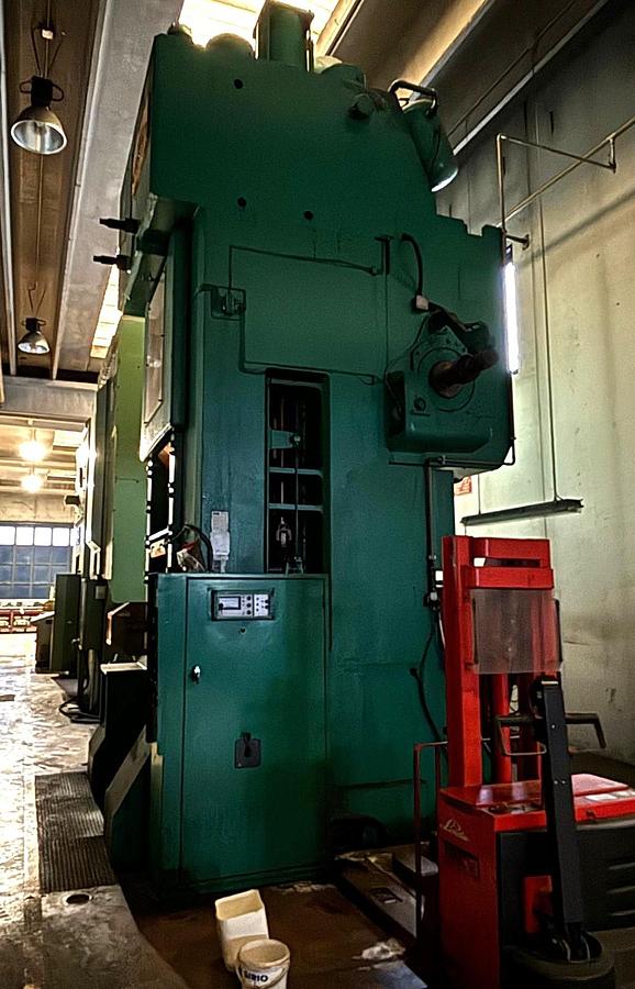 Used 1600 tons Press Knuckle Joint Coining Colombo Agostino G1600