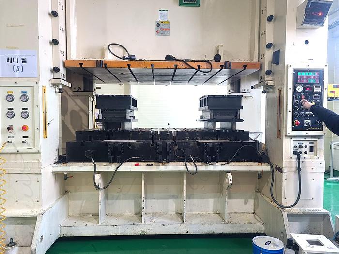 Used 600 tons Press Knuckle Joint Coining Hanoul HNKJ600