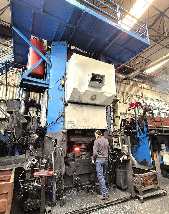 Used 1600 tons Press Hot Forging Smeral LZK1600