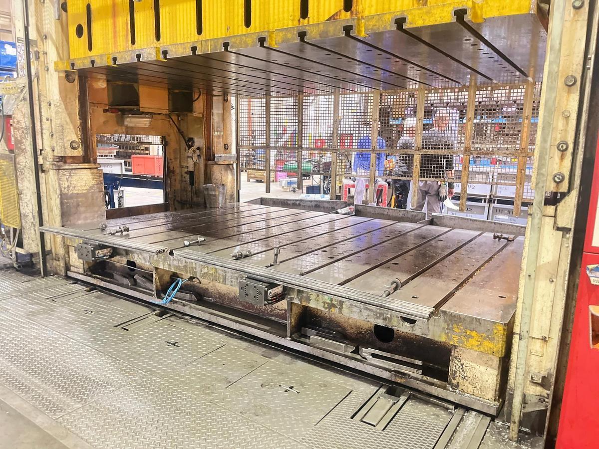 Used 800 tons Press Sheet Stamping Mechanical WMW Erfurt PKZV800FS