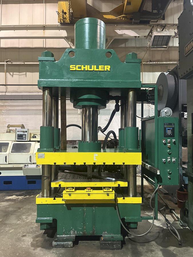 Used 300 tons Press Hydraulic Schuler