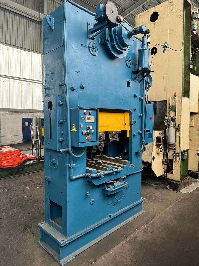 Used 100 tons Press Trimming Wilkins & Mitchell