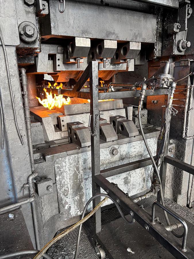 Used 4000 tons Press Hot Forging Smeral