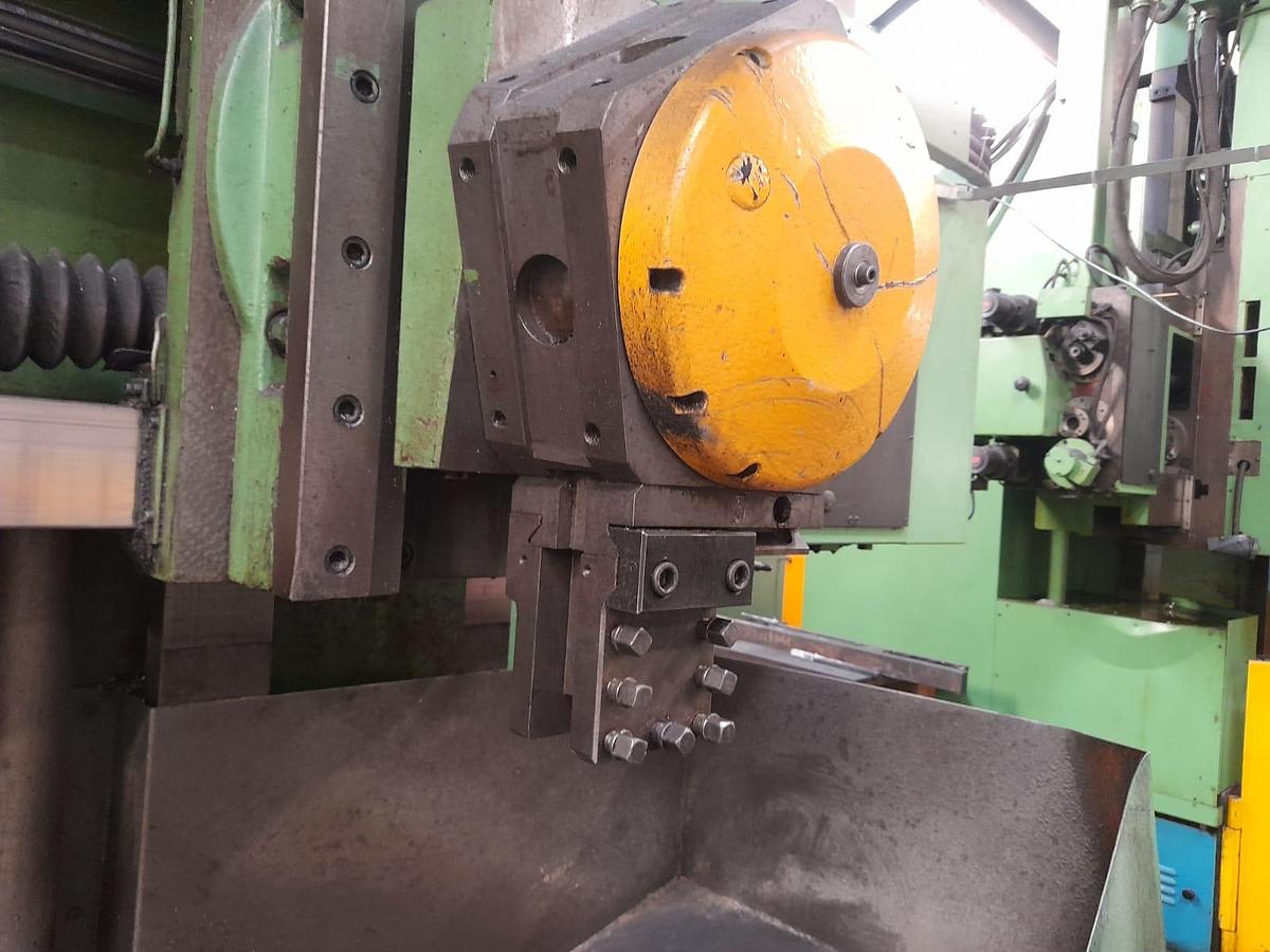 Used Lathe Vertical Turning Tos SKJ12A