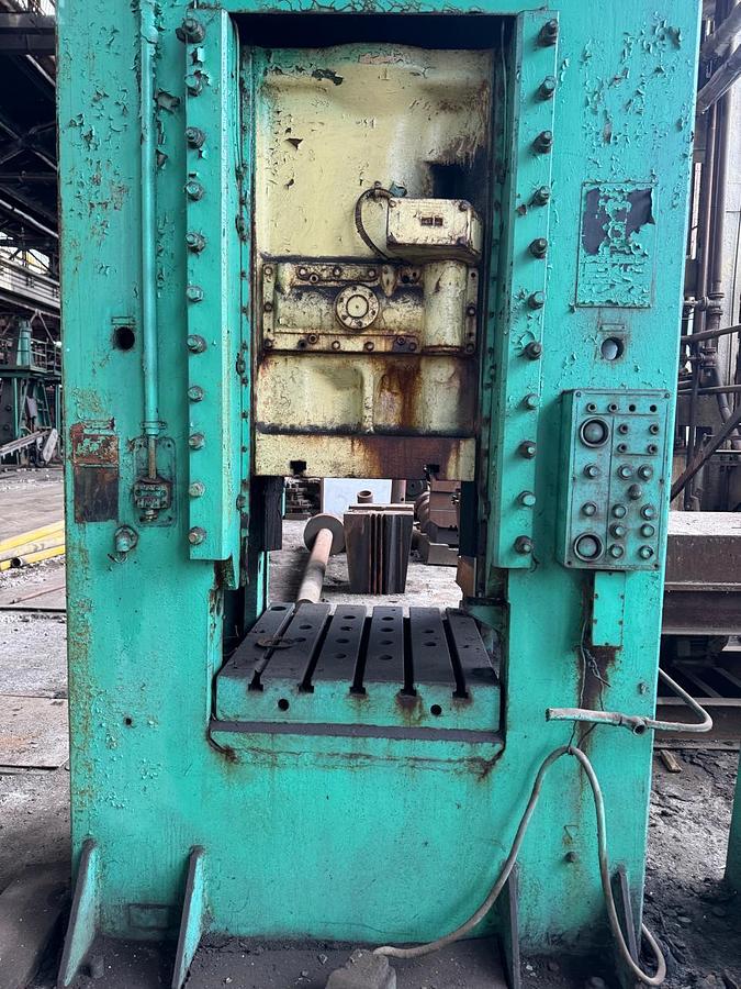 Used 250 tons Press Trimming TMP Voronezh Russia KA2534